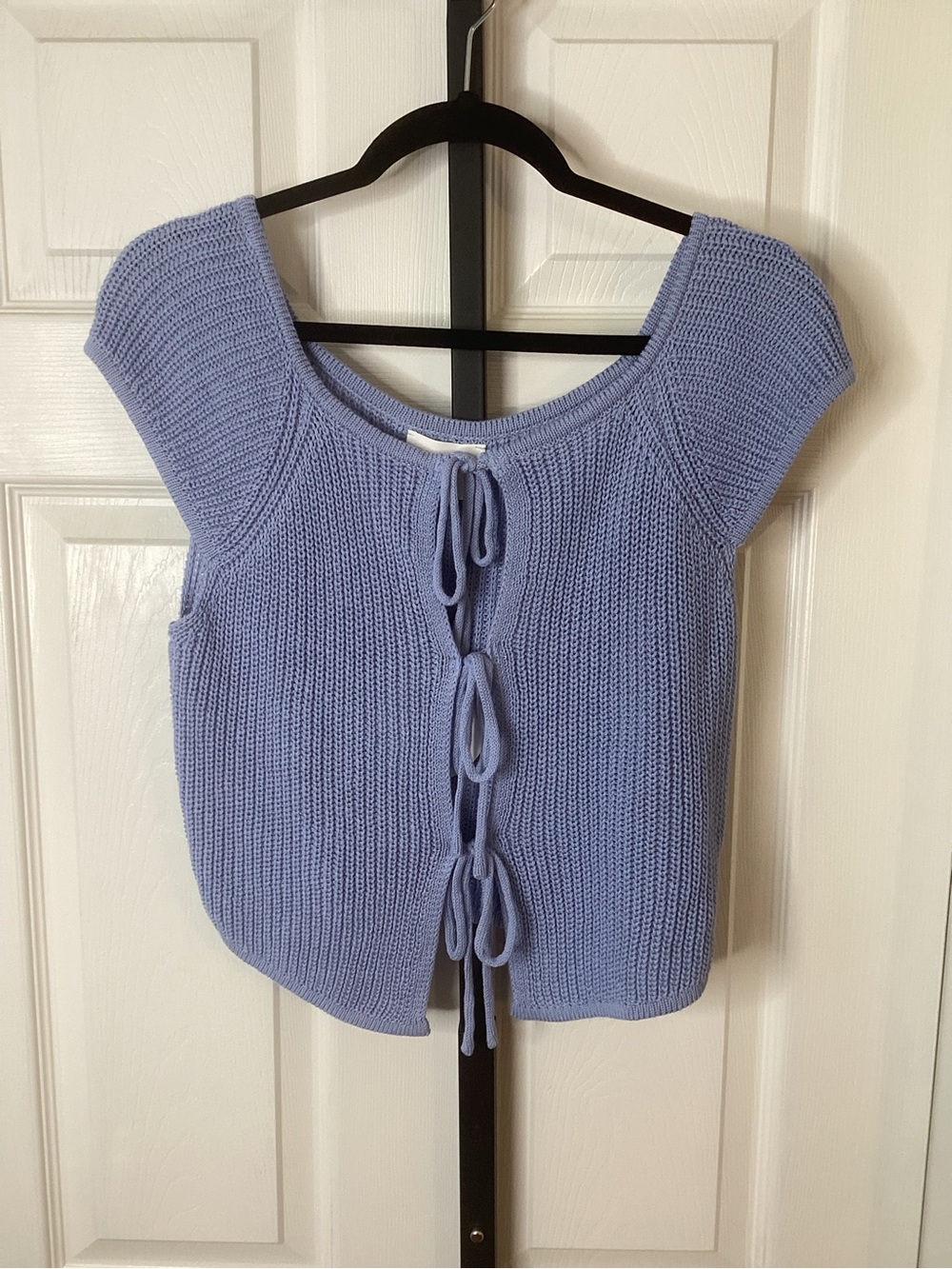Le Lis Light Blue Tie-Front Knit Crop Top, size Medium, NWT